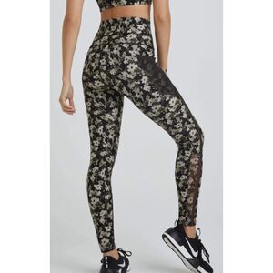 Wear it to the heart Nala Leggings Botanical Olive Size: XS